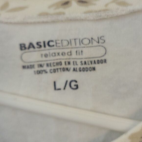 Large Basic Editions Fliral Print Short Sleeve Top - Picture 2 of 5